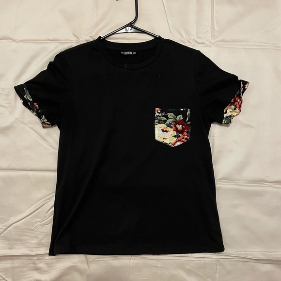 SHEIN Tops - Short sleeve black shirt